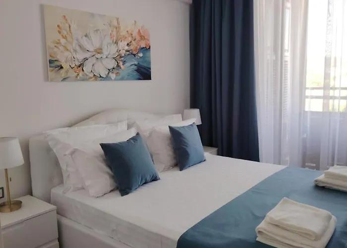 Apartment White Lily