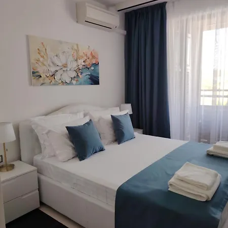 Apartament White Lily